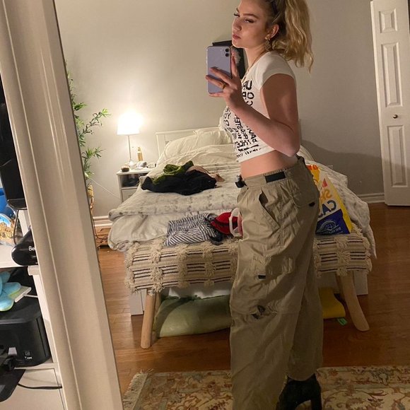 AMAZING khaki cargo/parachute pants !!! - Picture 2 of 2